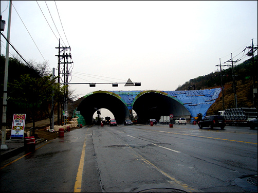 앞뒤가 맞지 않는 개발행정을 벌이고 있는 인천시, 곳곳에 생태통로와 도로를 만들려 한다.
