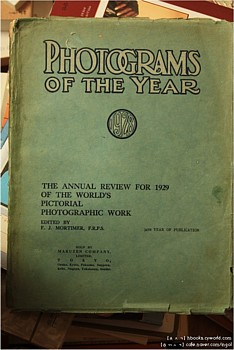 《Photograms of the year 1929》 겉그림. 일흔 해를 묵은 사진책 하나입니다.