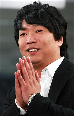 29일 오후 오마이TV를 통해 생방송 된 '탁현민의 이매진'에 출연한 개그맨 박준형.
