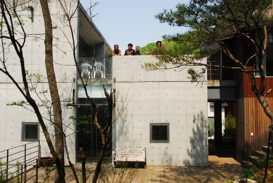 마음등불. 몸볕을 어깨로 받고 있는 네 분의 이웃. 송효섭교수님, 천호석, 김기호, 이인 작가님

