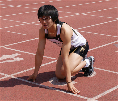 김국영 선수 안양종합운동장에서 만난 김국영 선수는 10초 47의 기록을 넘어 한국신기록 달성을 목표로 몸을 만들고 있다.