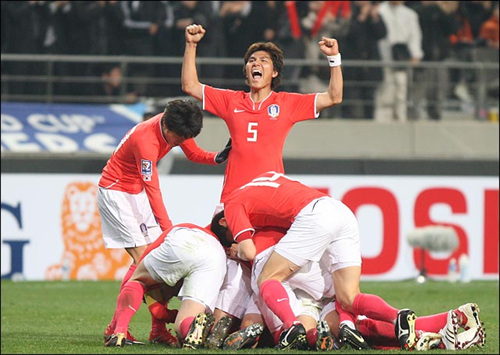  한국 축구 국가대표팀이 내일(17일) 밤 8시 서울 월드컵경기장에서 이란과 '2010 남아공 월드컵' 아시아지역 최종예선 B조 마지막 경기를 치른다.