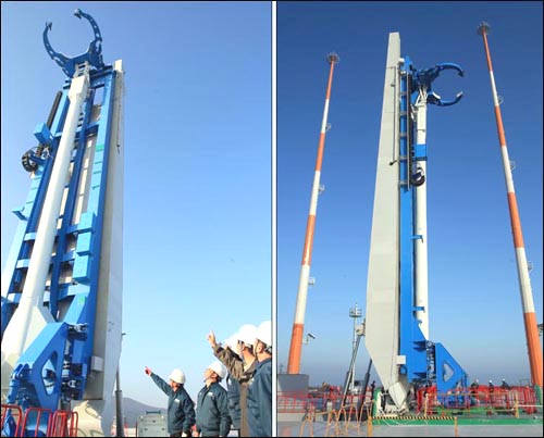 로켓 발사대. 여기에는 로켓을 수직으로 세우는 30m 높이의 거치대가 만들어져 있다.