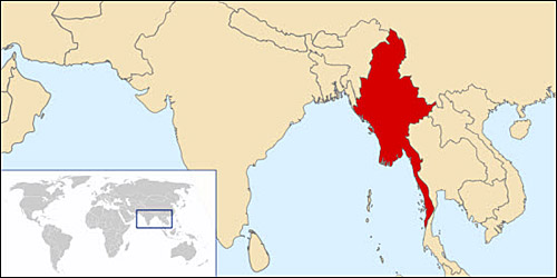 버마는 인도와 중국, 인도차이나반도 사이에 있는 나라로 남한 면적보다 7배 정도 넓다.