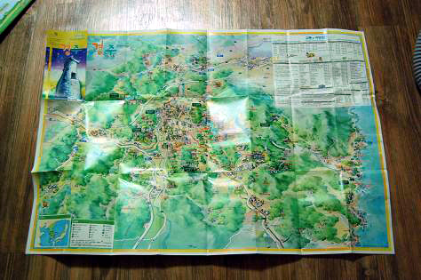 유적지나 둘러 볼 만한 곳이 지도에 표시되어 있다.