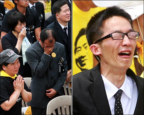 10일 오후 고 노무현 전 대통령 안장식에 참석한 시민들이 오열하고 있다.