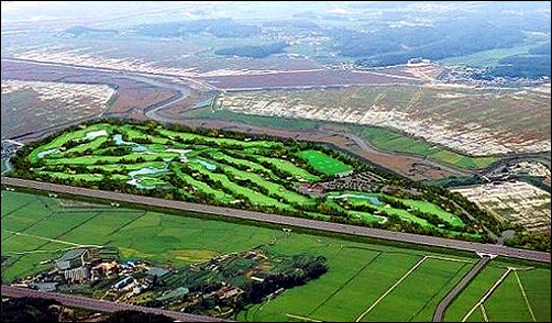 시흥 갯골생태공원과 맞닿은 폐염전 지대에 골프장을 개발하려 한다. 출처 : 시흥시