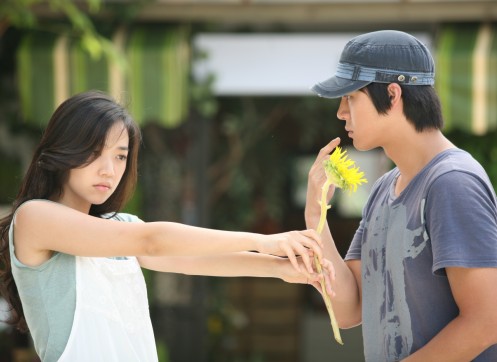 시각장애 '은실이' 전혜진은 이 영화에서 시각장애인인 수경 역할을 맡았다