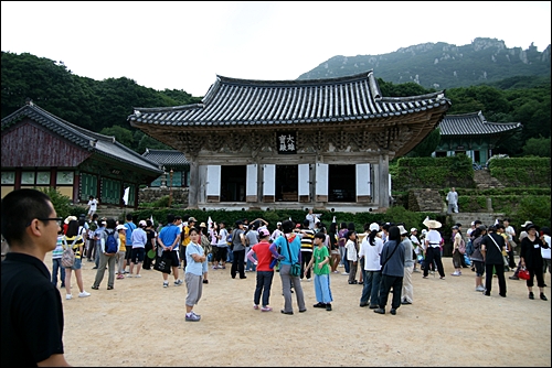  해남 끝자락에 자리한 아름다운 절 미황사에서 한문학당 10주년 축제를 열었다.