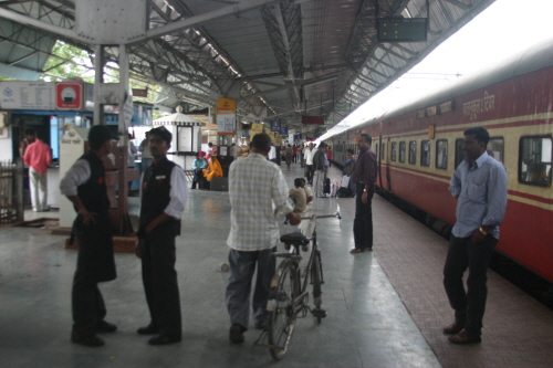 인도의 특급열차 라즈다니 익스프레스