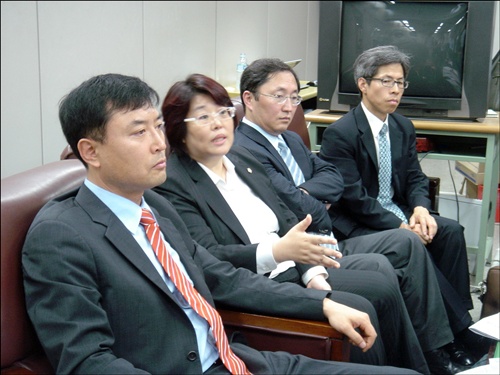 지난 20일 재판 도중 변론을 거부하고 퇴장한 용산철거민 변호인단
