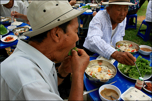  "맛있어요. 행복합니다."