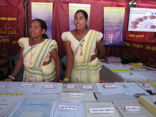 ▲ 스리랑카 여성은행 회원들은 돈보다도 공동체적 마음이 더 중요하다고 말한다. 