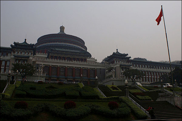런민다리탕의 건축양식은 베이징의 톈탄을 모방하여 건설됐다.