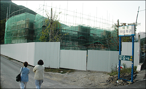 마산 진동에 짓고 있는 태봉고등학교는 내년 3월 개교를 목표로 건축 공사가 한창이다.