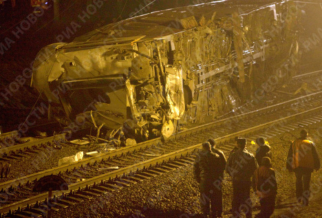 폭탄 테러로 탈선한 기차 166호