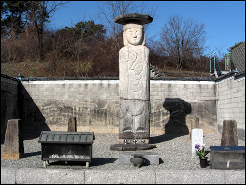 경기도 유형문화재 제107호로 지정이 되어있는 이천시 장호원읍 어석리의 석불입상