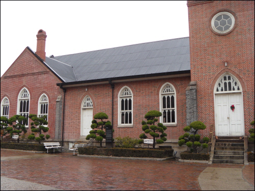 아펜 젤러 목사가 세웠다는 정동제일교회. 당시 명동성당과 함께 새로운 건축양식으로 해서 사람들에게 구경거리가 되었다 한다.