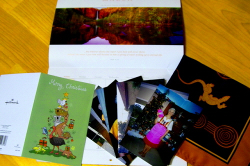 샌드라가 보내온 2010년 달력, 카드, 사진, 스커프 등 선물 꾸러미