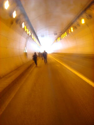 터널안 풍경