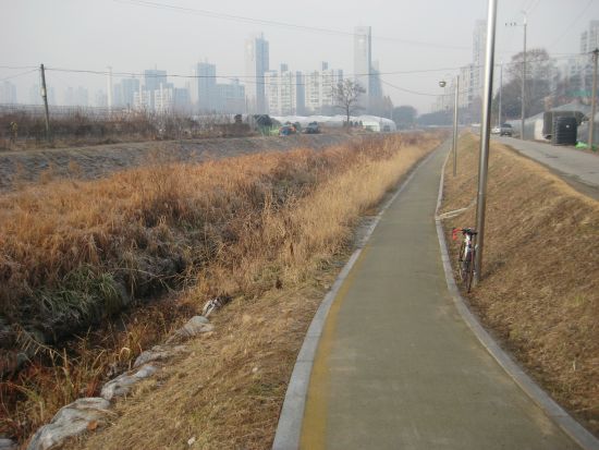 하남->서울 방향으로 찍은 사진이다.