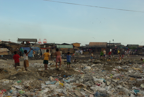 조나가 사는 필리핀의 빈민지역 '바세코'의 모습
