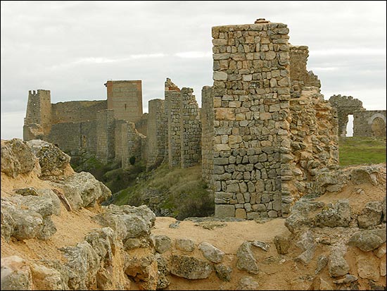 고르마스 성의 잔재.