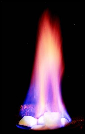 불타는 얼음으로 알려진 미래의 대체에너지 가능성이 높은 청정 에너지이다.