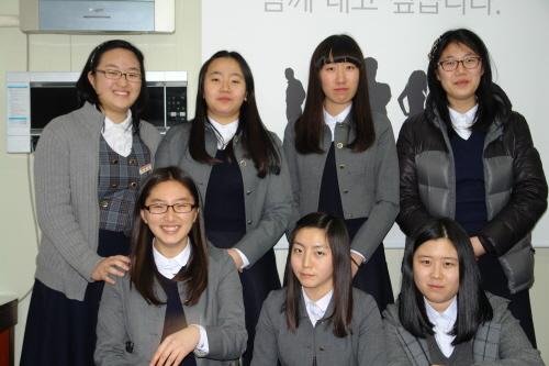 '통영여고 청소년 정치외교연합' 7명의 학생들