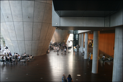 수많은 시민들에게 개방된 미술관이다.
