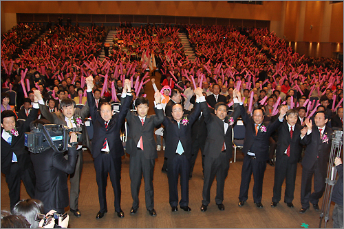 국민중심연합 대전시당과 충남도당이 19일 대전 컨벤션센터에서 창당대회를 열었다.