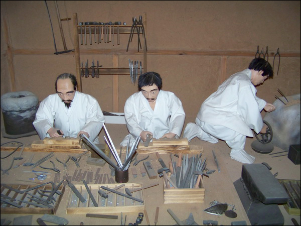 광양장도박물관은 국내 유일의 장도전문박물관으로 총면적 800여평에 400여평의 건축물로 2006년 1월 24일 개관하여 장도의 전통문화를 소개하고 있다. 
