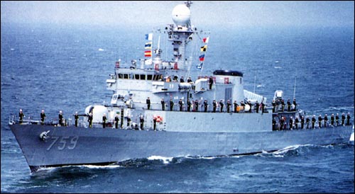 26일 밤 침몰된 것을 알려진 해군 초계함 '772 천안함(1200t급)'으로 알려졌다. 사진은 1500톤급 초계함인 'PCC-759 목포함'.