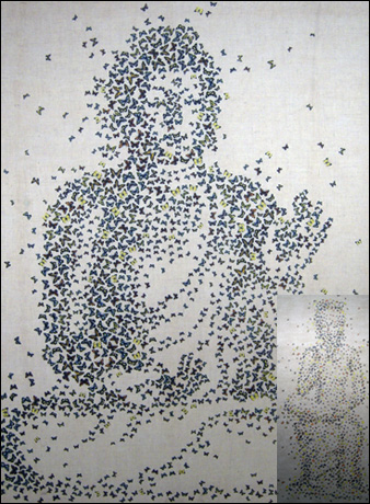 '나비-불교' 아크릴물감 162×160cm 2003. '나비-반가사유상(보살)' 190×122cm 2003