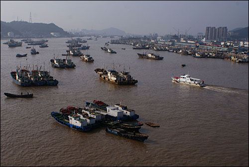 한때 중국 제일의 어항이었던 선자원항. 금세기 들어서는 급락하는 어획량으로 쇠락의 길을 걷고 있다.