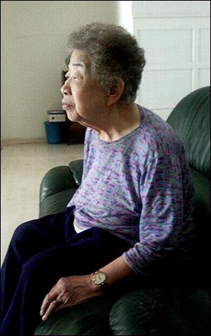 곽영주씨의 아내 신옥균(82)씨가 15일 <오마이뉴스>와 인터뷰를 하고 있다.
