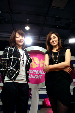  <베이스볼 투나잇 야(野)>는 두 여성 MC 송지선, 김민아의 열정으로 빚어지는 특별한 야구 프로그램이다.