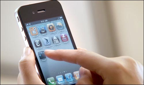 아이폰4 애플리케이션 폴더 생성 모습(애플 홍보영상 갈무리)