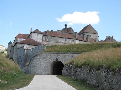 아이티의 영웅인 투생 루베르튀르(Toussaint L'Ouverture)가 사망한 프랑스 산골짜기 감옥(Fort-de-Joux)