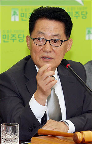 박지원 민주당 원내대표.