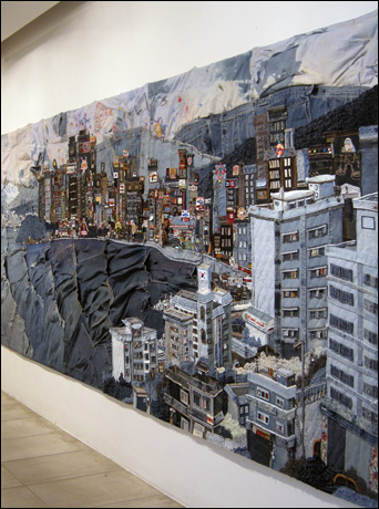'관광도시' 청바지 천(denim) 483×185cm 2010  