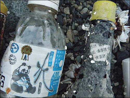 통영거제 바다에 '외국 기인 쓰레기'들이 많다.