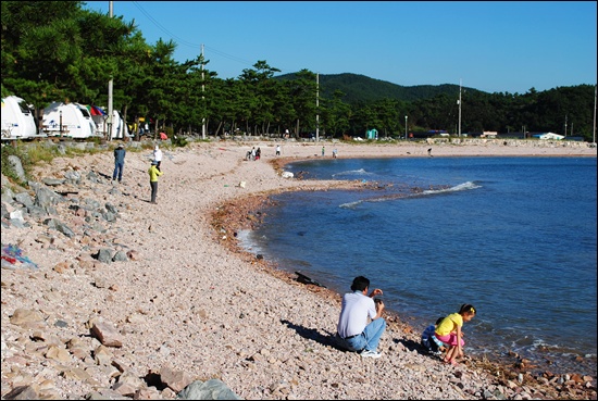  벌천포해수욕장. 아직 다듬어지지 않은 보물.