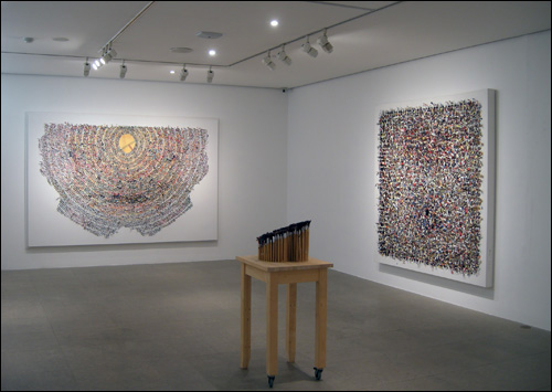  '평면의 진동' 2008(좌). '팔레트' 115×50×60cm 2002. '공간회화' 2000(우) 