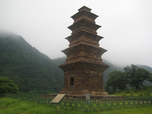  봉감 모전오층 석탑은 영양 답사의 필수이다.