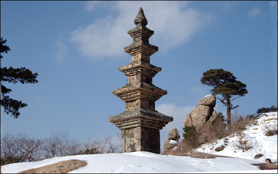 부처님의 진신사리를 봉안한 봉정암 5층 석탑