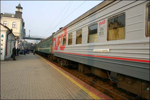 블라디보스토크역에 정차 중인 시베리아행 열차