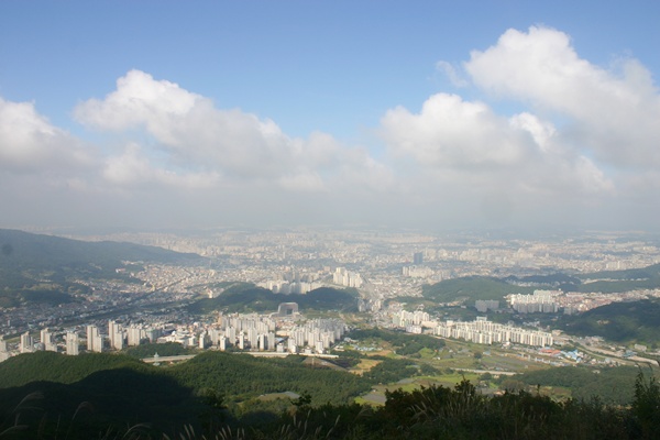 식장산 헹글라이더장에서 내려다본 대전시내 풍경 