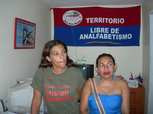 베네수엘라 무상교육 프로그램인 미션 로빈슨의 여성 활동가들
