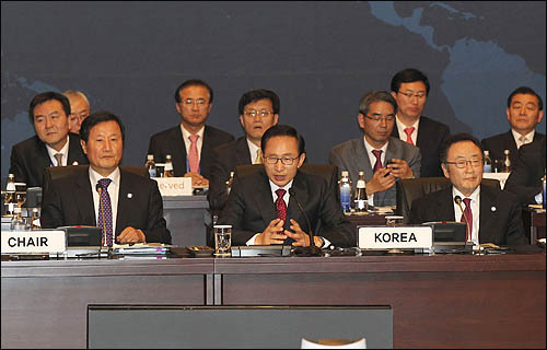 이명박 대통령이 22일 오후 경주 힐튼호텔에서 열린 G20 재무장관ㆍ중앙은행 총재회의의에 참석해 환영 연설을 하고 있다.